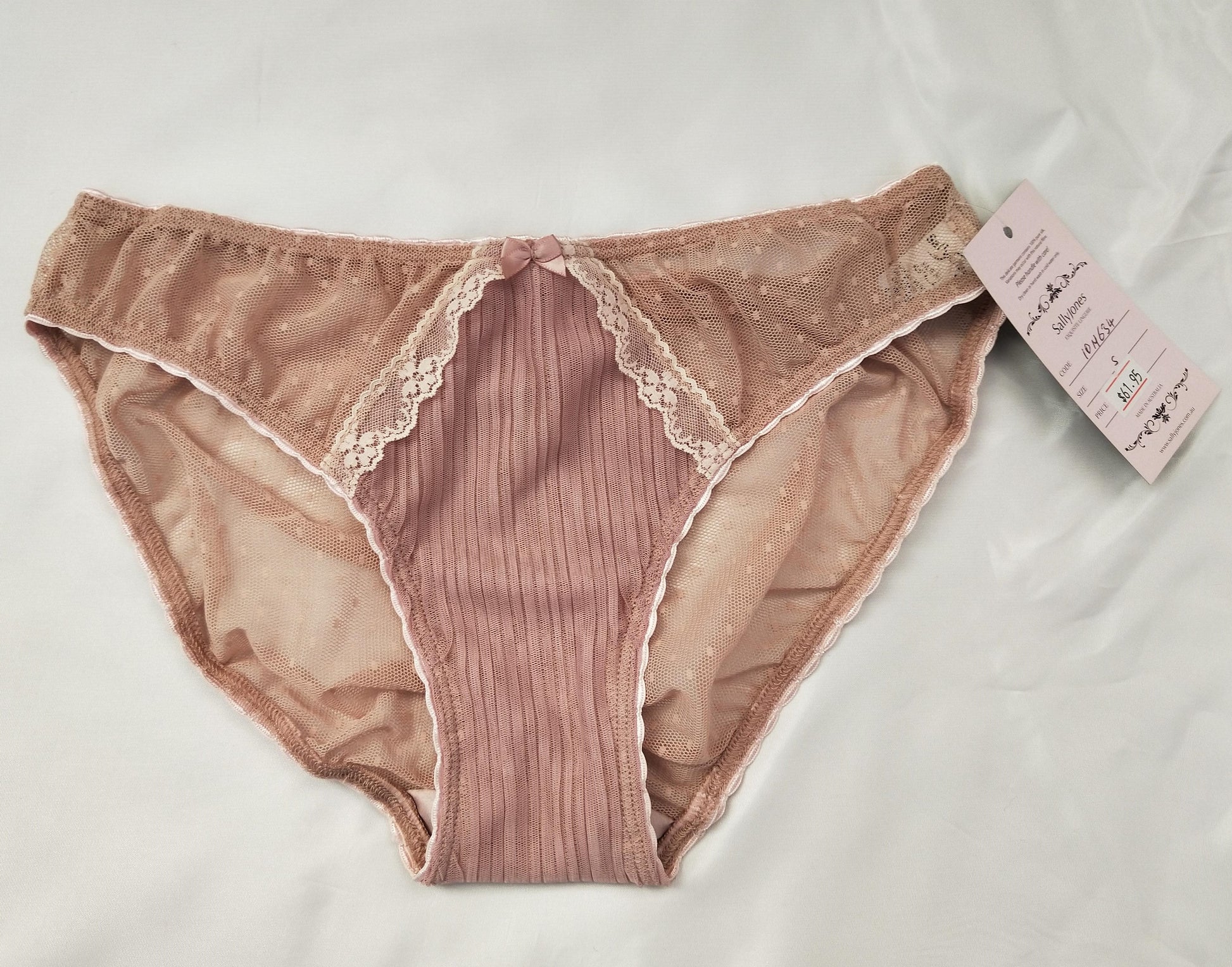 Sally Jones Australian made Lingerie | Hand made lingerie Australia | Australian designer lingerie Sally Jones | Lingerie made in Australia