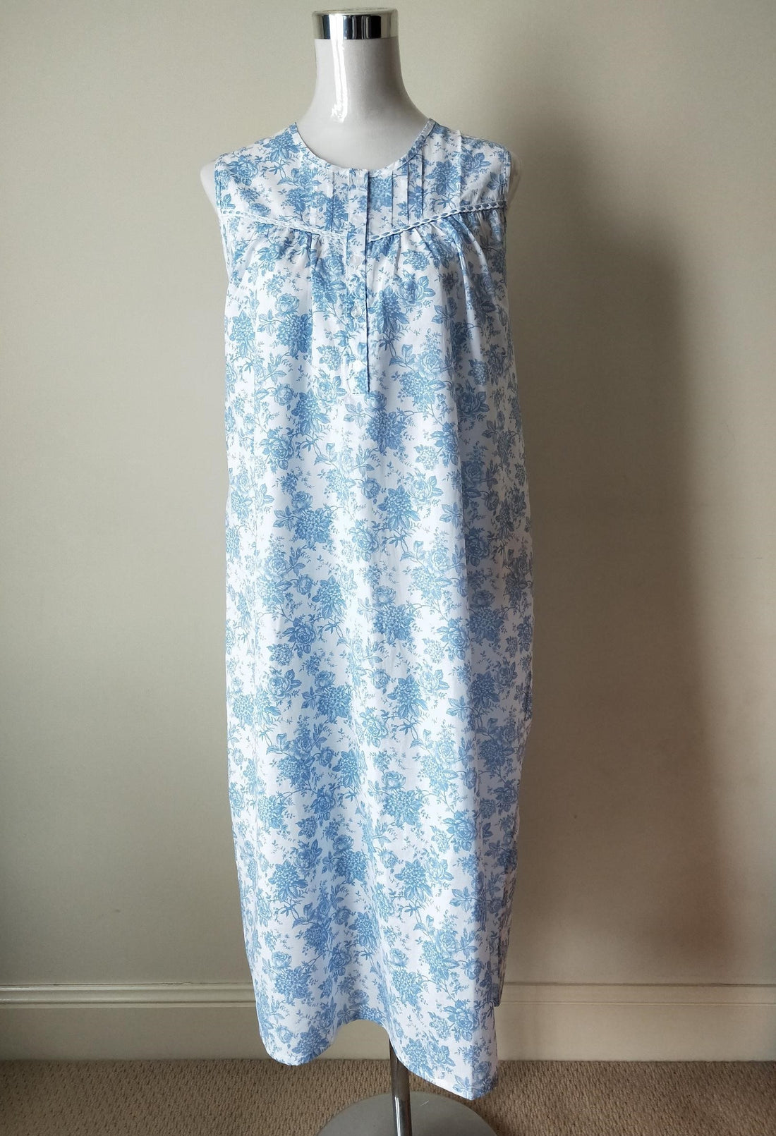 Givoni Gwenda mid length cotton nightie