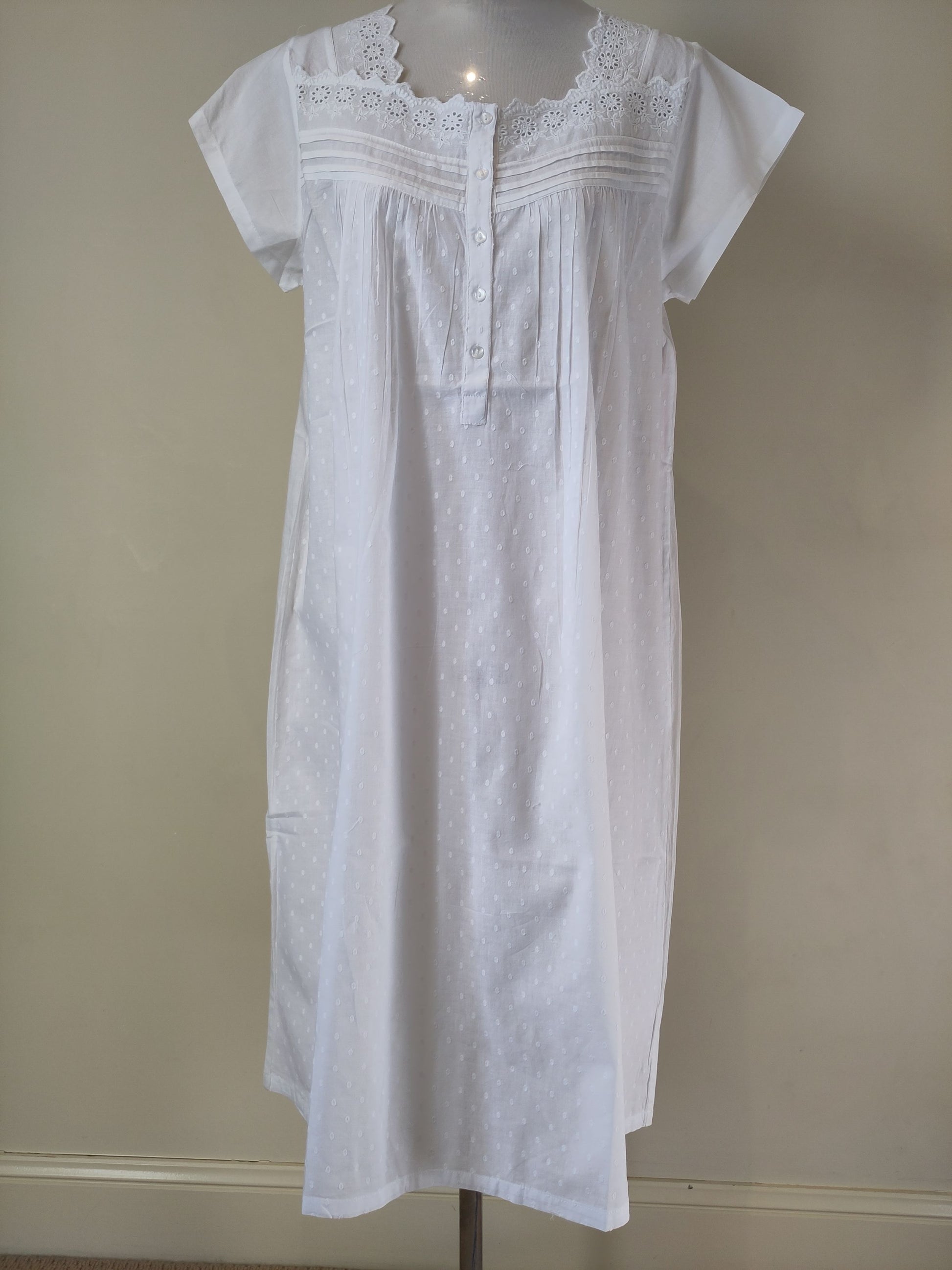 French Country White Hailspot Cotton Nightie FCD110